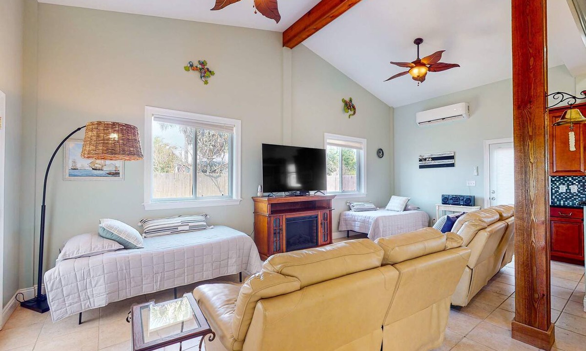 Port St. Joe House | Dog-friendly cottage near the beach with patio, grill, washer/dryer, partial AC