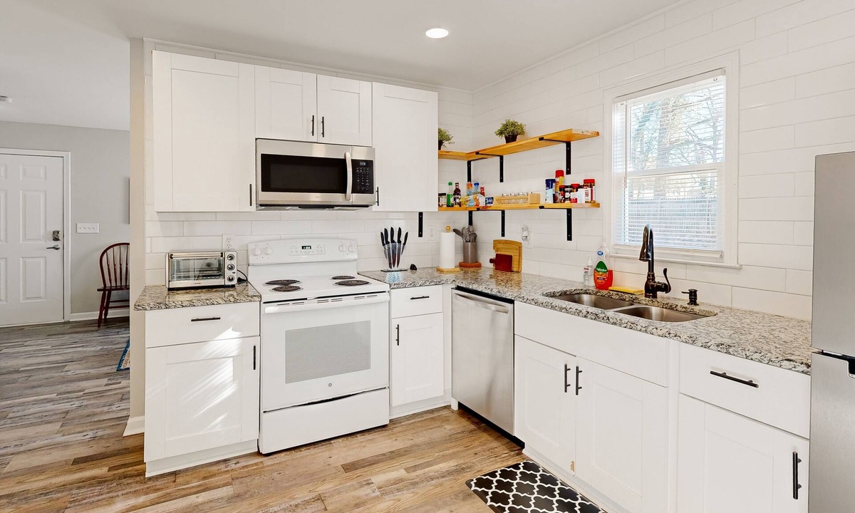 West End Apartment | Dog-friendly home in the heart of West End with central AC & W/D