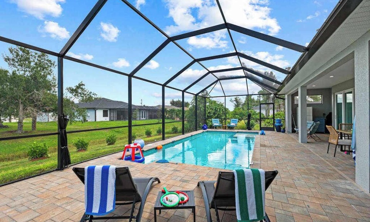 Long Meadow House | Dog friendly home with private pool, lanai, family games, and internet