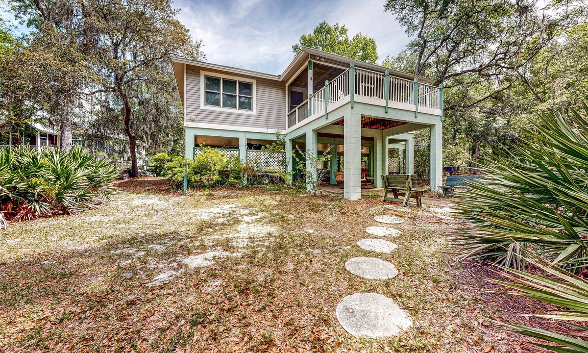 Bell House | Dog-friendly, riverfront home with screened porch, firepit, & private dock