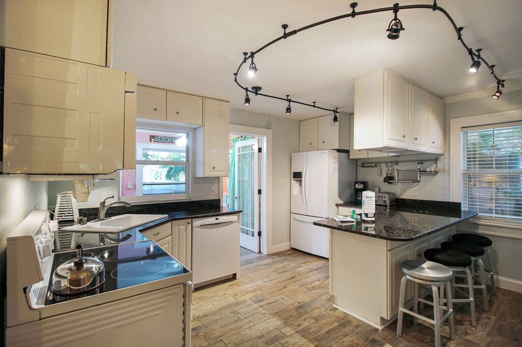 Anna Maria House | Dog-Friendly Seaside Getaway w/ a Private Hot Tub in a Great Location