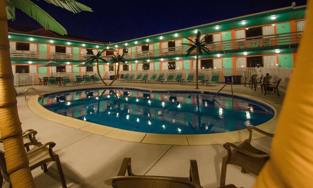 Wildwood Hotel | Dolphin Inn