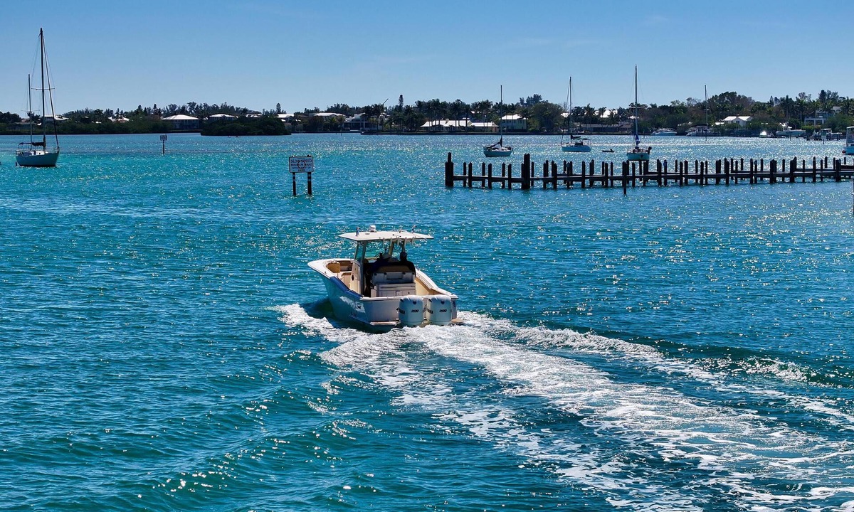 Longbeach Village House | Dolphin View Retreat