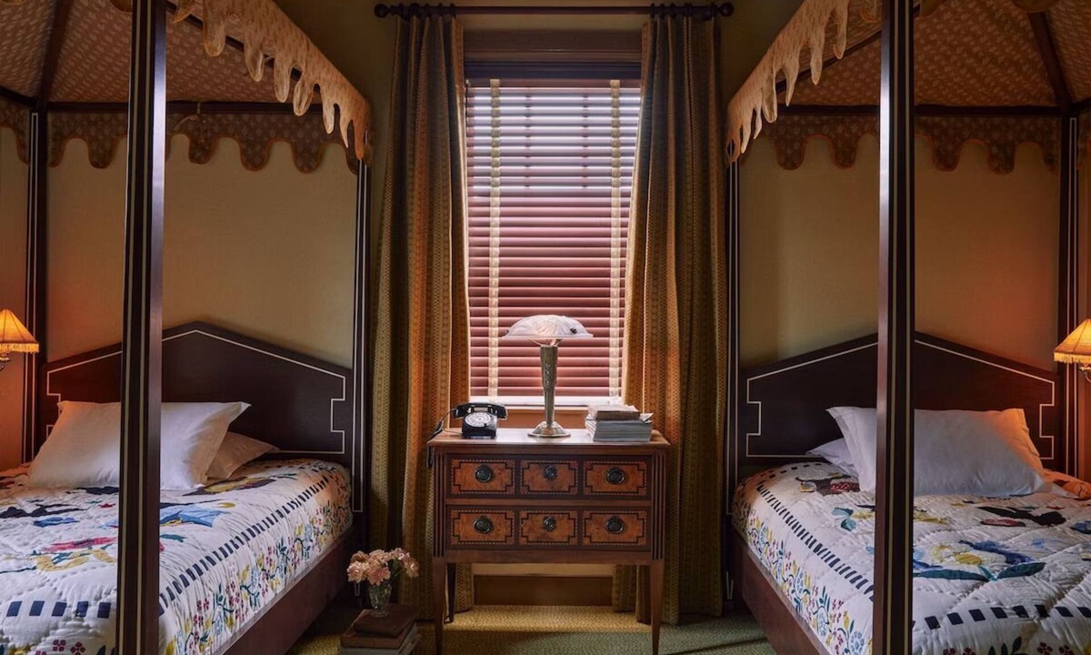 Mount Vernon House | Double at Ulysses Hotel: Handpicked Art & Free Pet Policy in Downtown, 2 Units