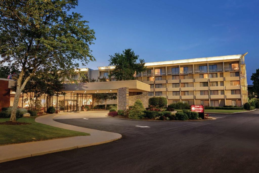 Northlake Hotel | DoubleTree by Hilton Atlanta Northeast/Northlake