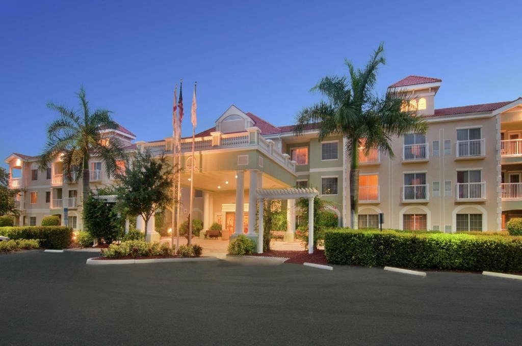 Doubletree | North Naples