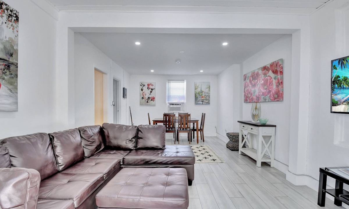 Delray Beach Cottage | Down Town Delray, near Ave and beach, Free parking