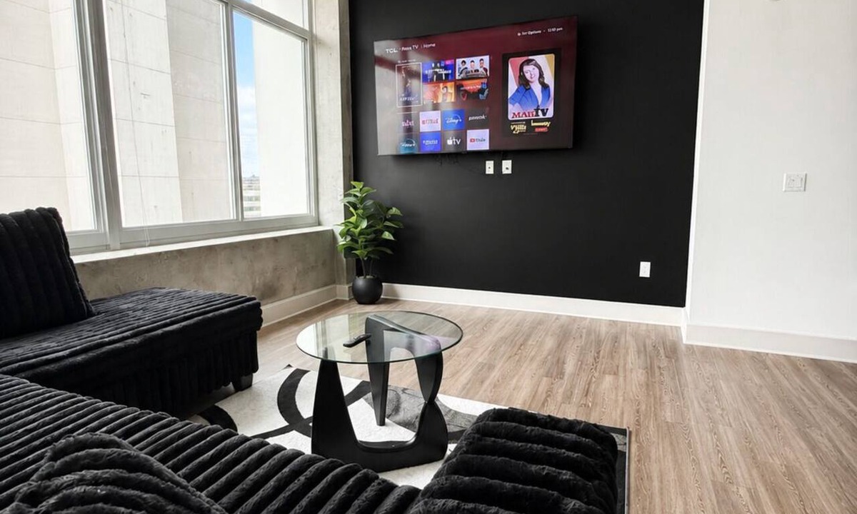 Peachtree Center Apartment | Downtown ATL Condo Near Mercedes-Benz Stadium