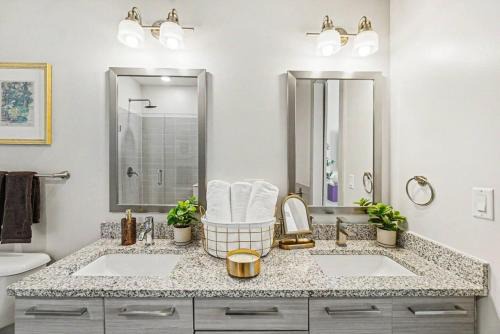 Downtown Atlanta Apartment | Downtown ATL Panoramic Views Minutes From FIFA World Cup