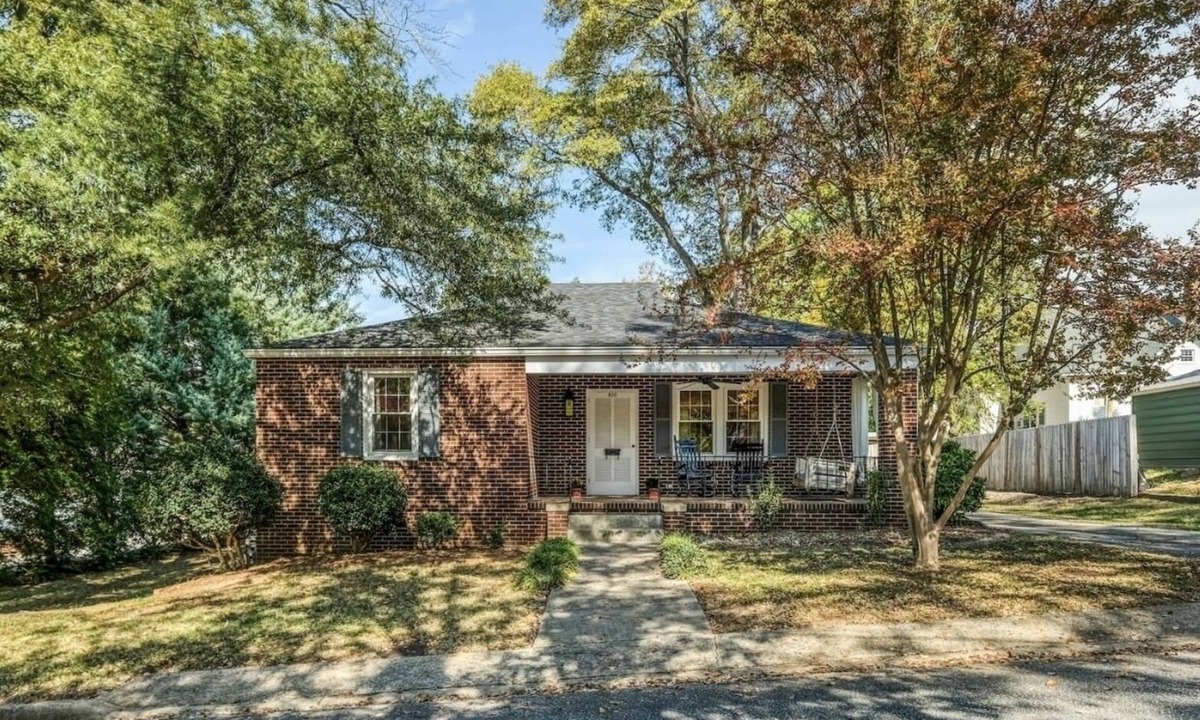 Greer House | Downtown Historic District-Fire pit-Walk to restaurants/shops