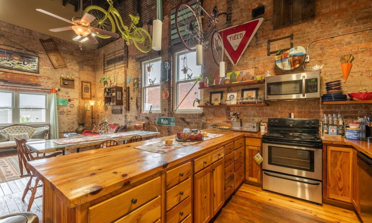 Downtown Chattanooga Condo | DOWNTOWN Loft living - ❤️❤️Main Street❤️Southside❤️❤️