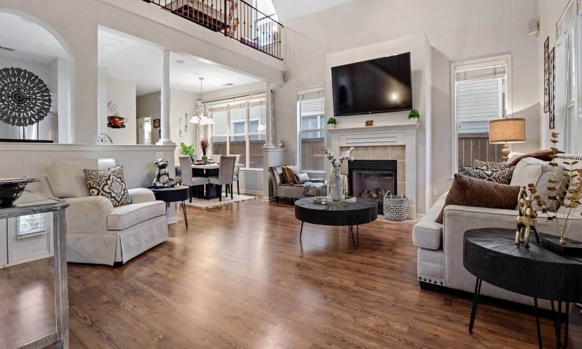 Memphis House | Downtown Memphis 3BR/2BA, Pool Table, BBQ, Fenced Yard, Pet-Friendly