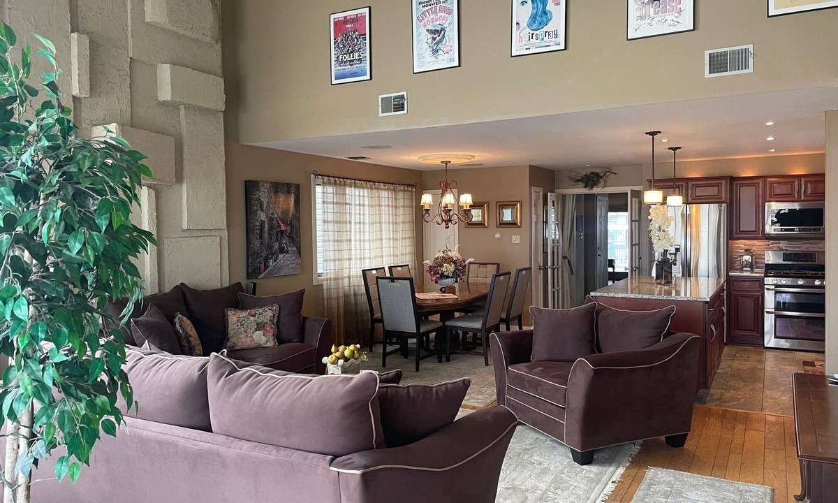 North End House | Downtown Modern Loft Home - Within Walking to Boardwalk & Beaches - Pets OK.