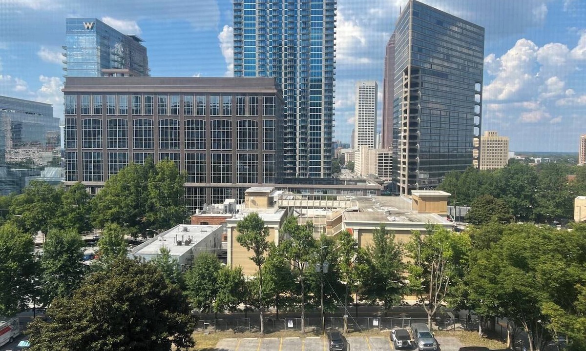 Downtown Atlanta Condo | Downtown retreat on iconic Peachtree w/balcony