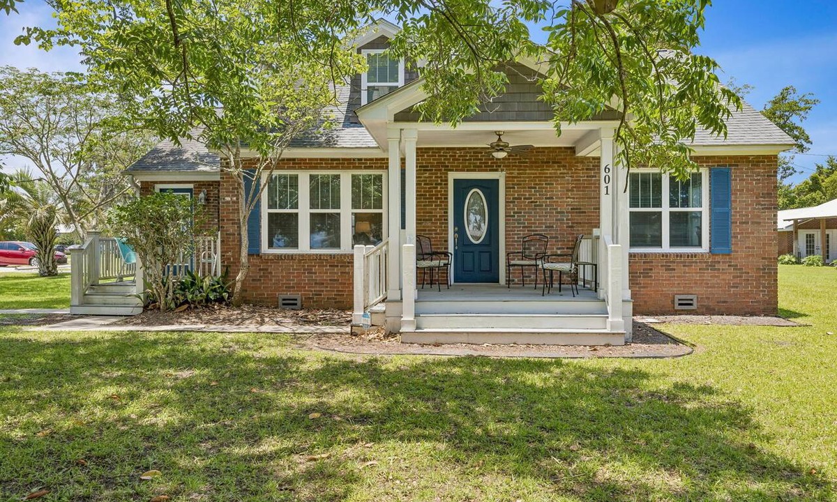 St. Marys House | Downtown St. Marys Retreat | Sleeps 5