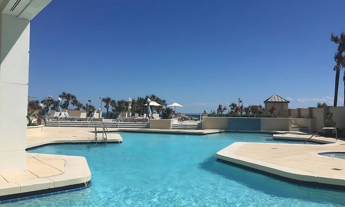 Brush - Stewarts Hotel | Dream Beach Vacay! 4 Units, 2 Swimming Pools & Spa! Right on the Beach