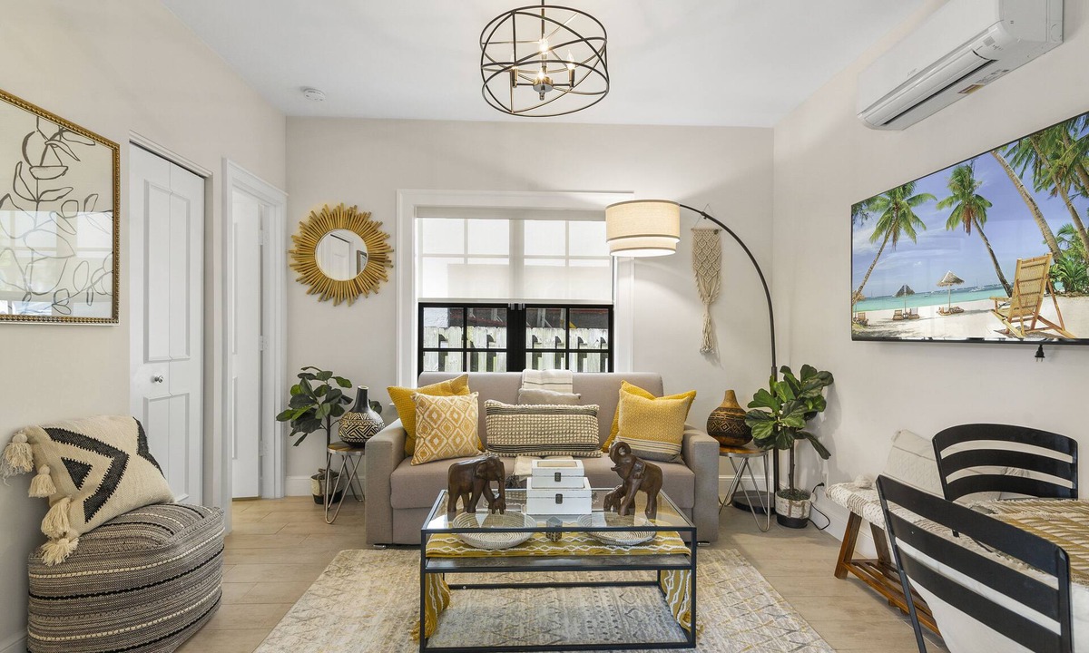 Old Northwood House | Dream Downtown Guest House