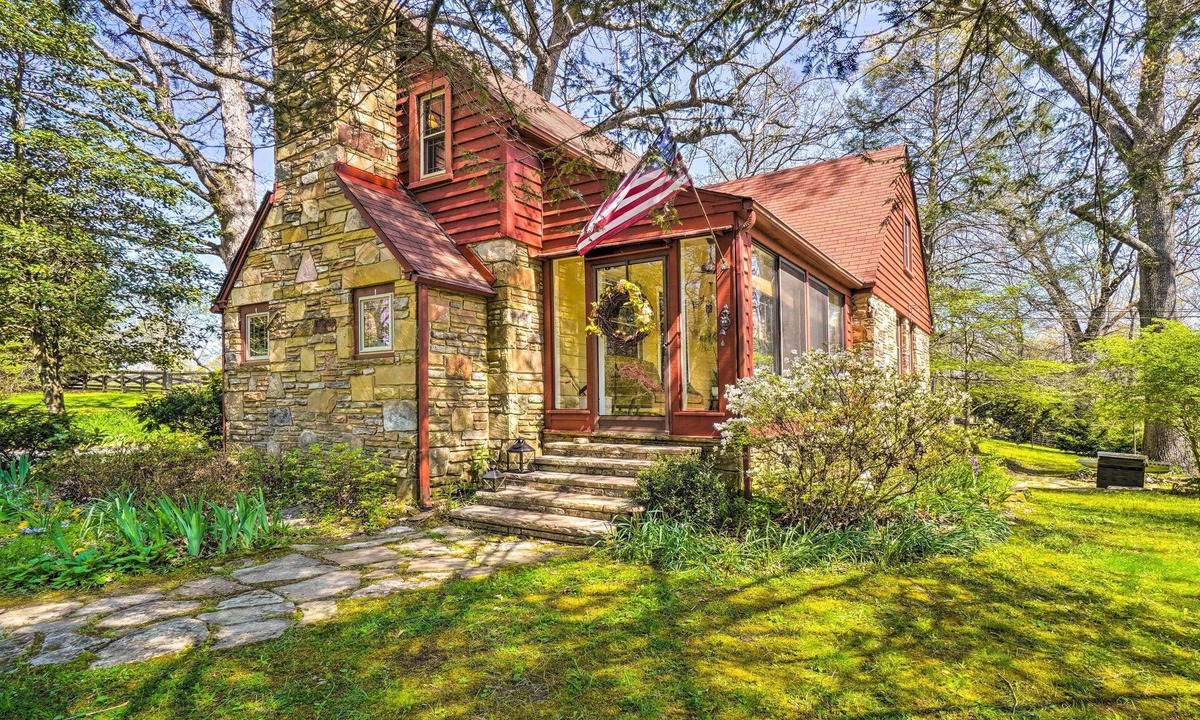 Crossville Cottage | Dreamy Homestead Escape: Patio, Ranch On-site