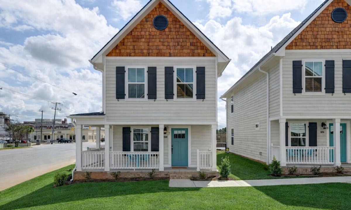 University Hill House | Dunbar Cottage | The Pickens Cottages