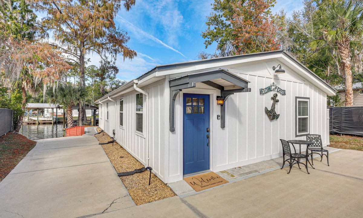 Satsuma House | 'Dunns Creek Lodge' - Private Boat Ramp!