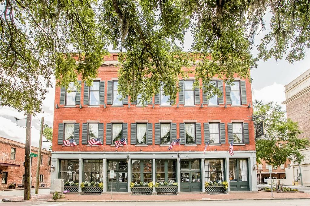 Historic District - North Hotel | East Bay Inn, Historic Inns of Savannah Collection