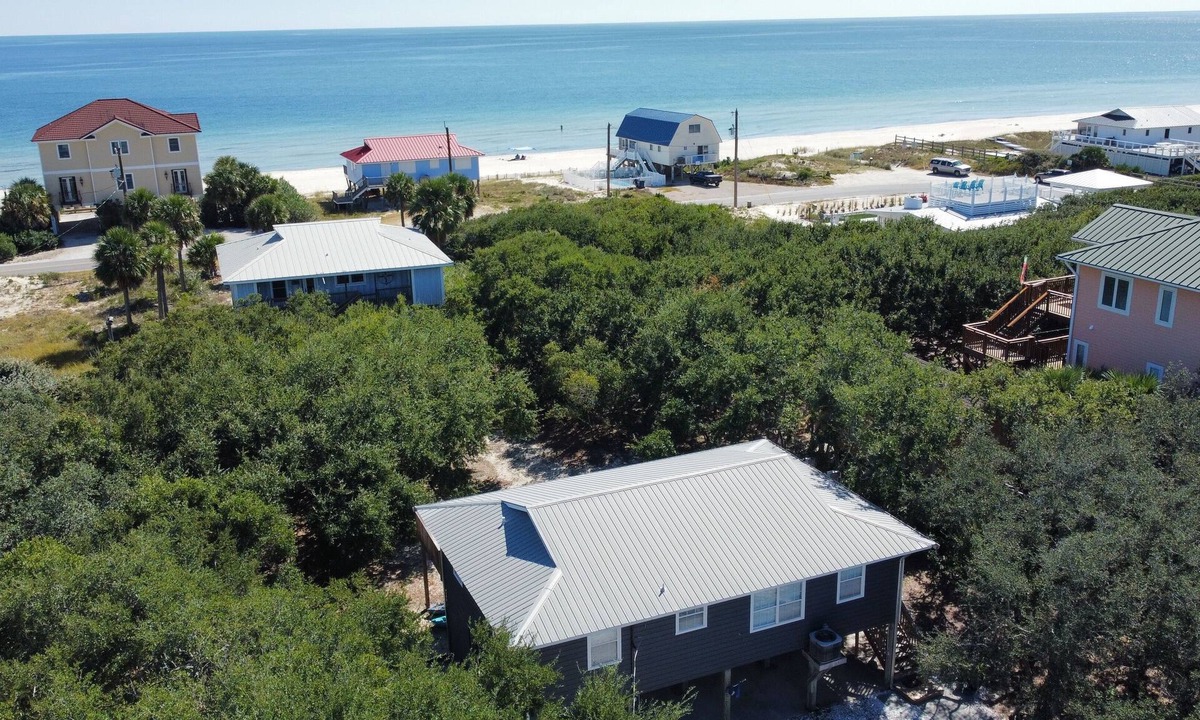 St. George Island Cottage | Easy Beach Access - 2 FREE BIKE RENTALS INCLUDED WITH YOUR STAY!