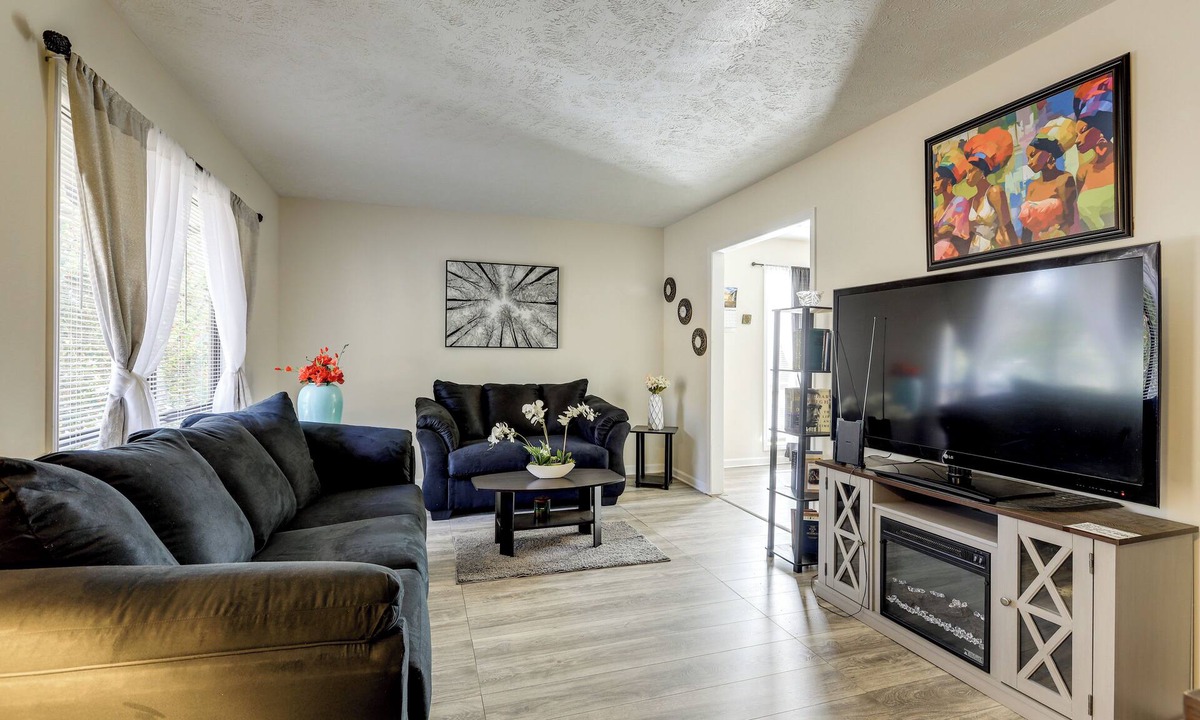 Church Street House | Easy Hwy Access to ATL: Work-Ready Riverdale Home