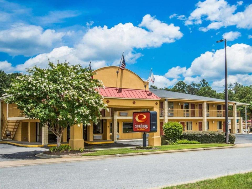Columbus Hotel | Econo Lodge Inn & Suites Columbus near Fort Benning