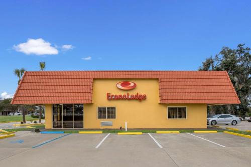 Econo Lodge Oak | Boys Ranch
