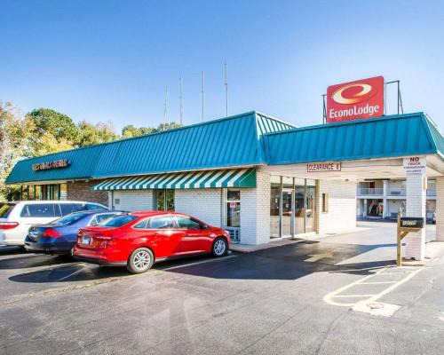 McDonough Cabin | Econo Lodge McDonough South