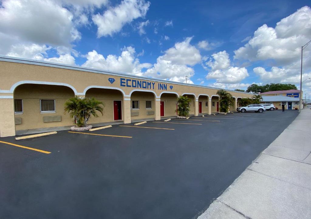 Arcadia Hotel | Economy Inn