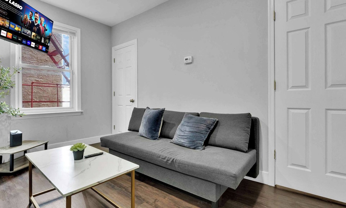 Southwark Apartment | Elegant 2BD | 3 Beds | Heart of Queens Village
