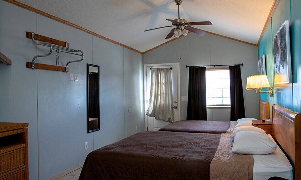 Cozy | Edgewater