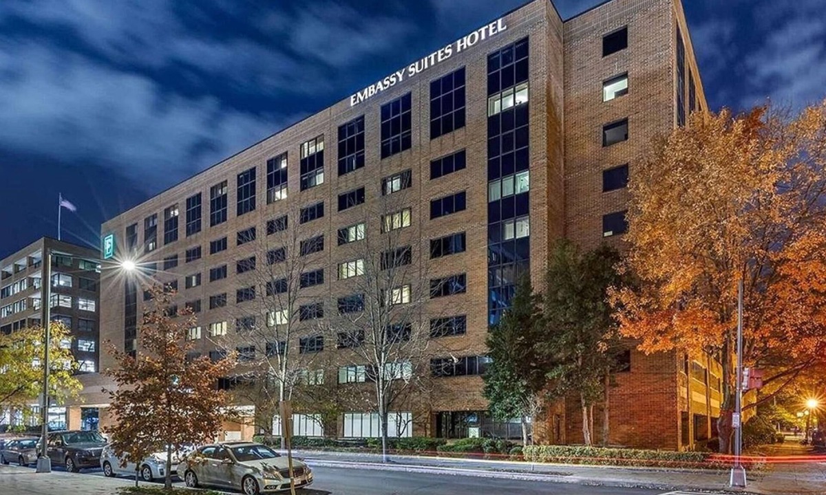 West End Resort | Elegant Georgetown Retreat | Hilton 1BR Suite | Walk to Shops & Dining