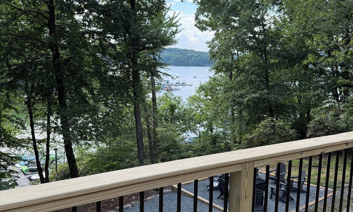 Greentown House | Elegant Lakefront Escape - Boat Slip + Two-Story Deck - Sleeps 10 - Pet Allowed