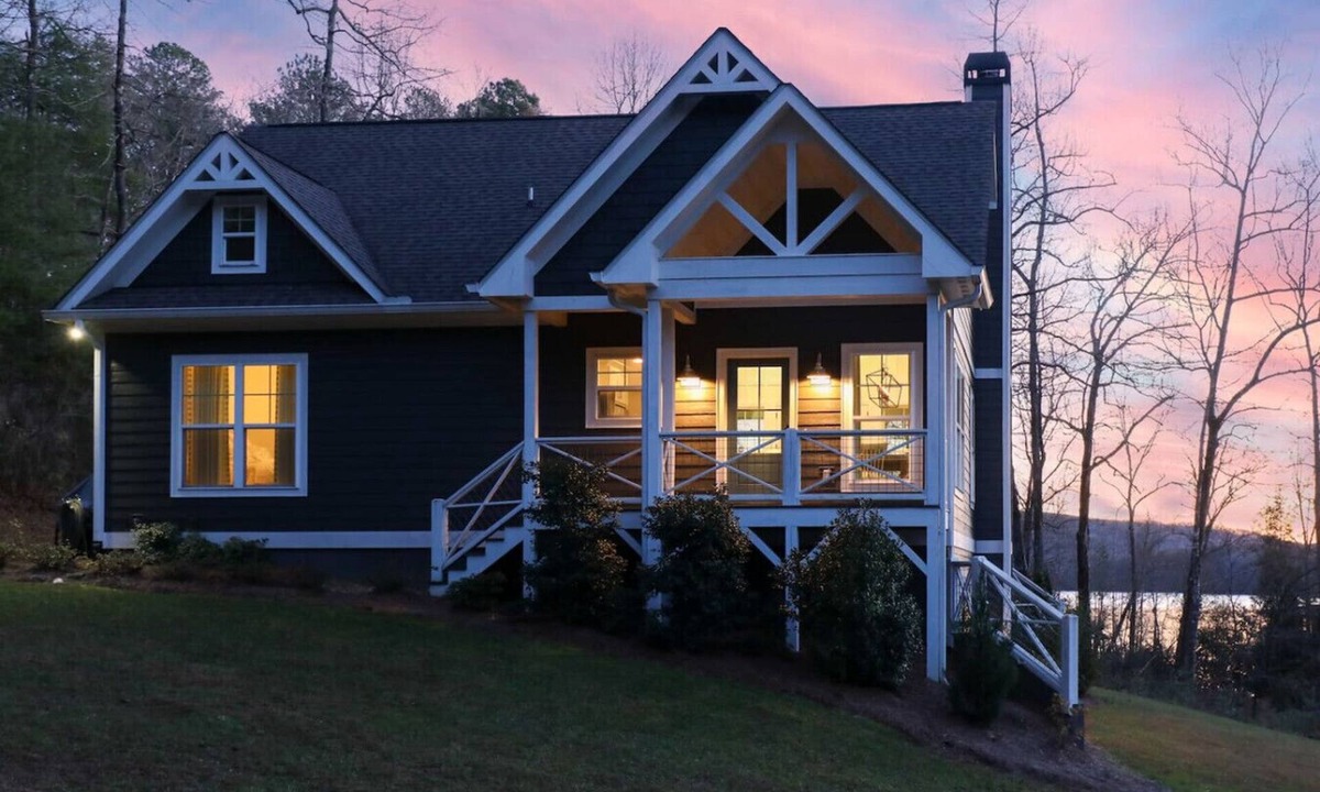 Tiger House | Elegant Murray Cove at Lake Burton
