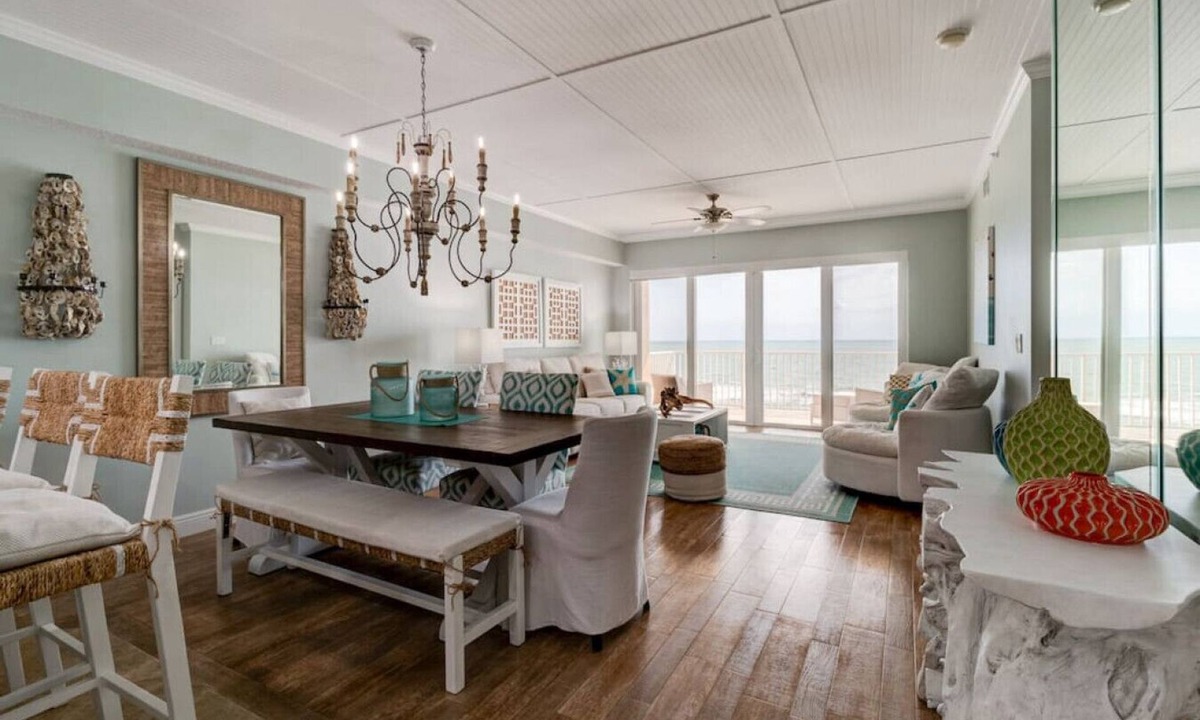 Daytona Beach Shores Apartment | Elegant Oceanfront Pool Hot Tub at Sanibel Condos