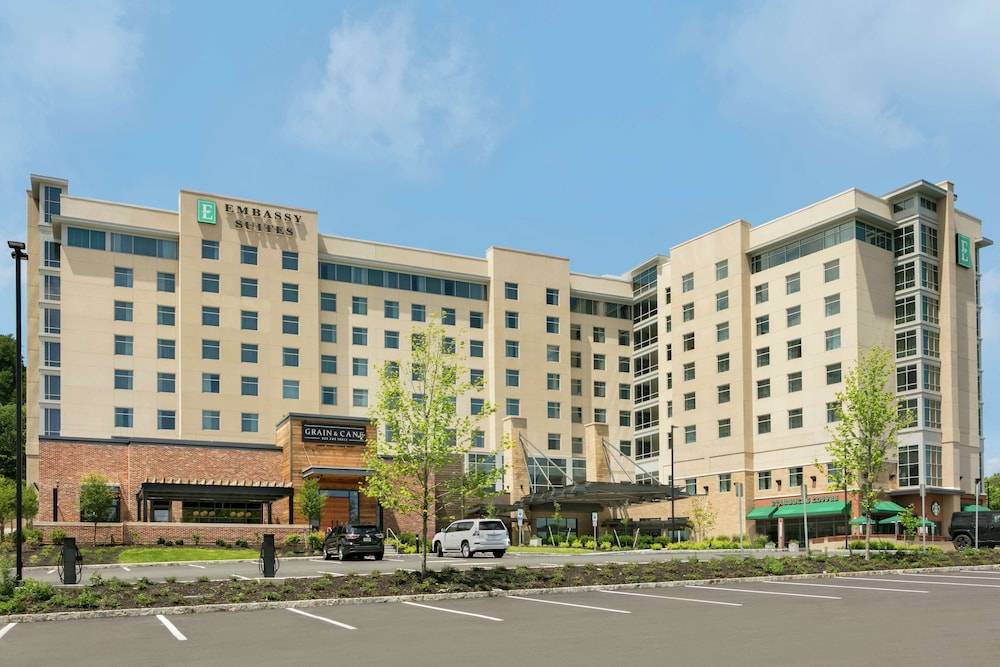 Berkeley Heights Hotel | Embassy Suites by Hilton Berkeley Heights