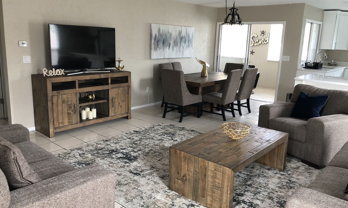 Naples Park House | Embrace Relaxation at Tropical Retreat Naples – Your Beachside Haven 🌴