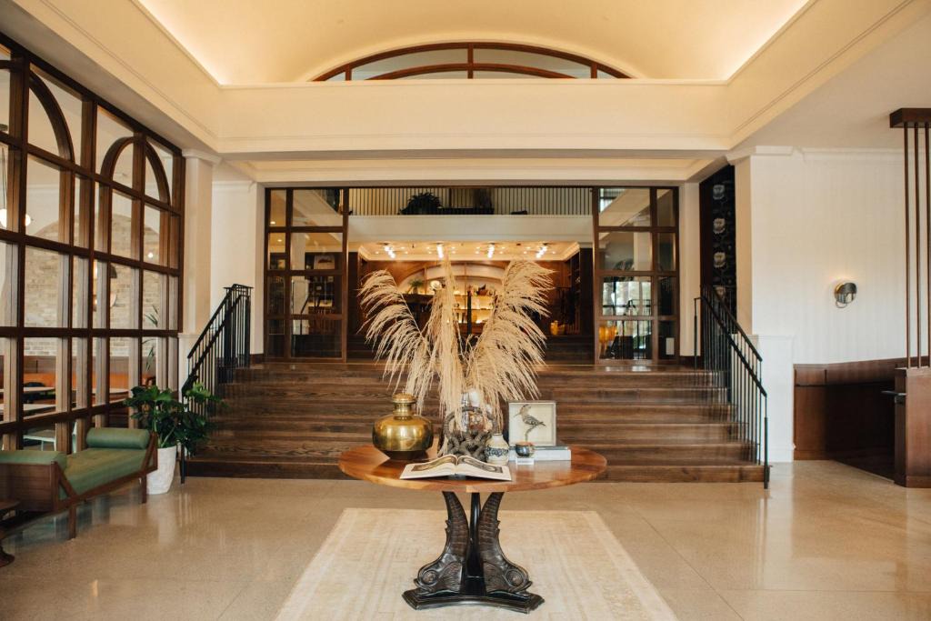 Charleston Historic District Hotel | Emeline