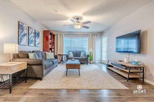 Indian Bayou Apartment | Emerald Gem 0.7 miles from beach