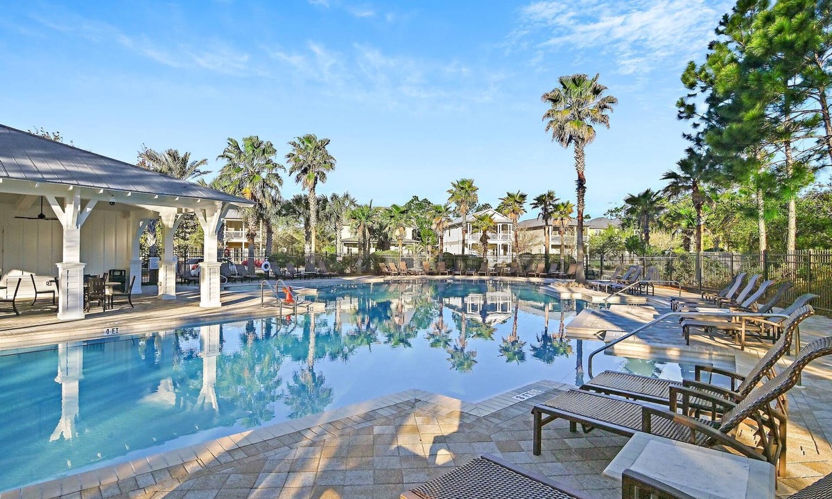 Santa Rosa Beach House | Emerald Refuge FREE 5 Bikes! New 6-Seater Golf Cart w/Apple CarPlay, 2 Resort Pools, Pickleball Courts at NatureWalk 30A!