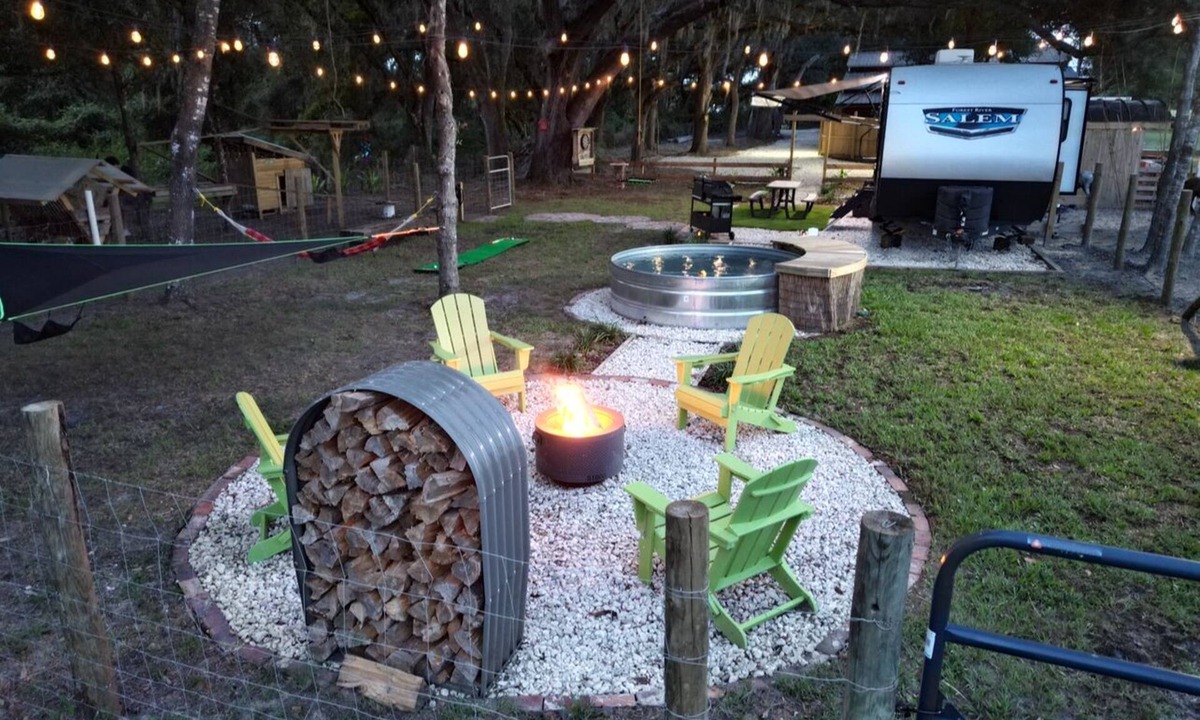 Webster House | Enjoy nature and spend some time with yourself surrounded by beautiful animals.