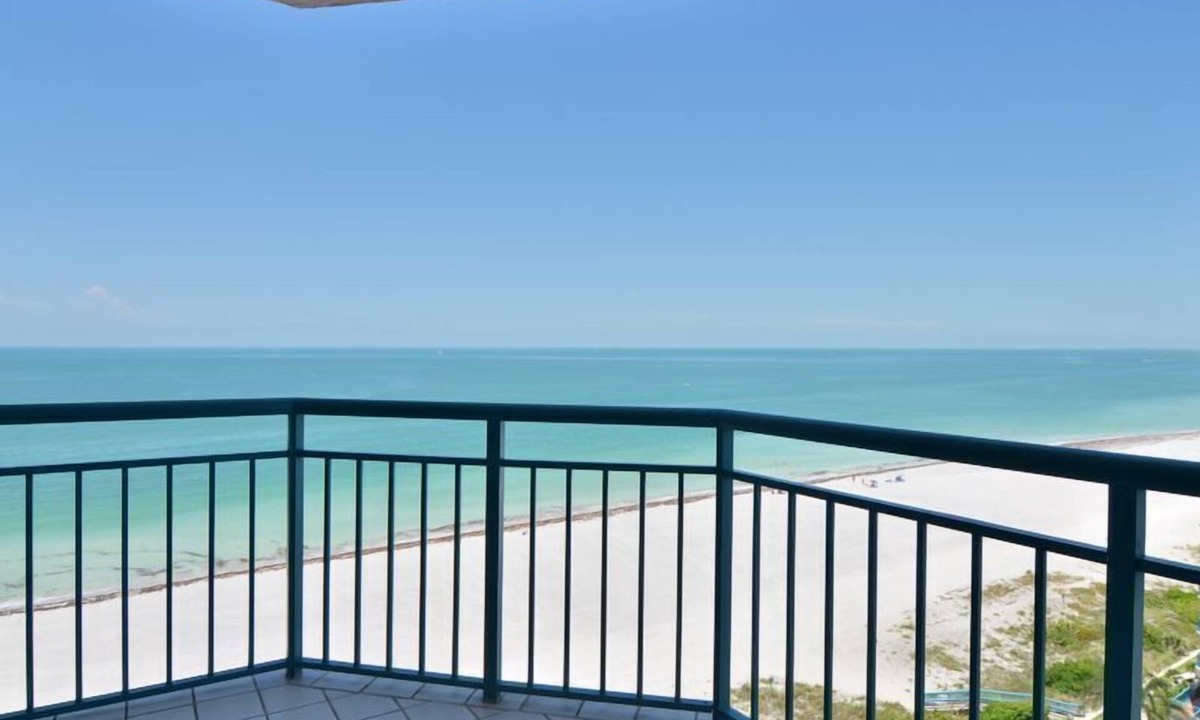Sand Key Condo | Enjoy the Gem of Clearwater/Sandkey Beachfront Luxury Condo