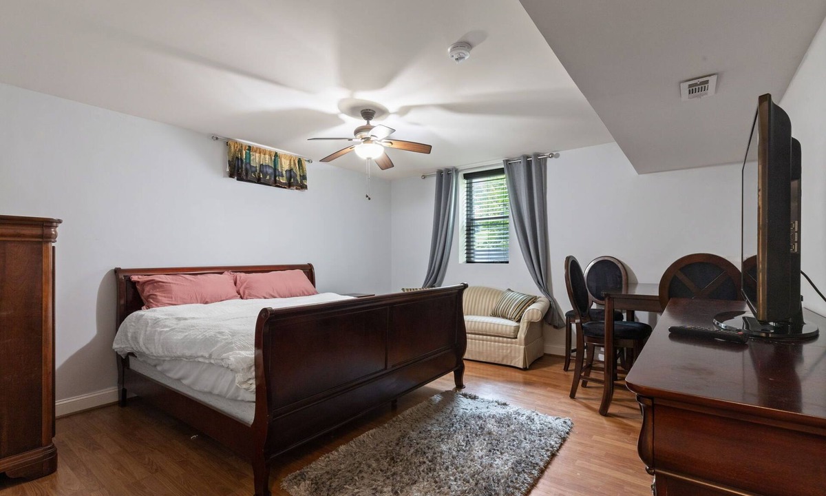 Ashburn Apartment | Enjoyable apartment with AC in vibrant Ashburn