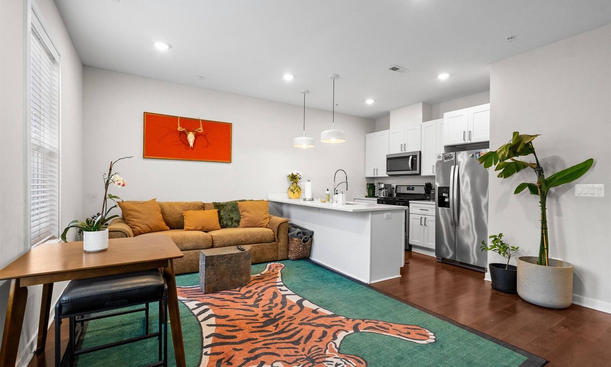Southeast House | Entire DC House 2BR 2BA Fire Pit Free Parking Near Capitol Hill