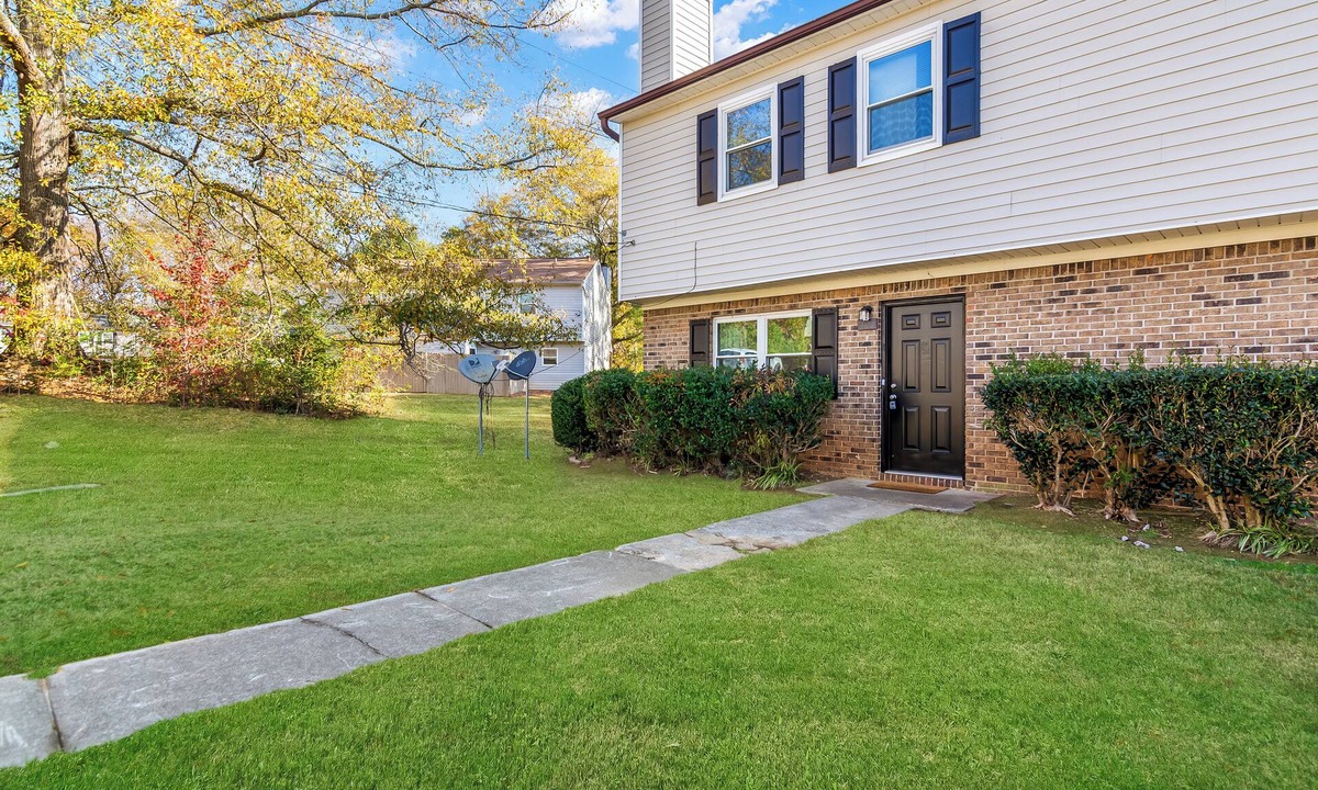 Woodstock House | Entire Townhome with King Bed/Walk to Downtown Woodstock