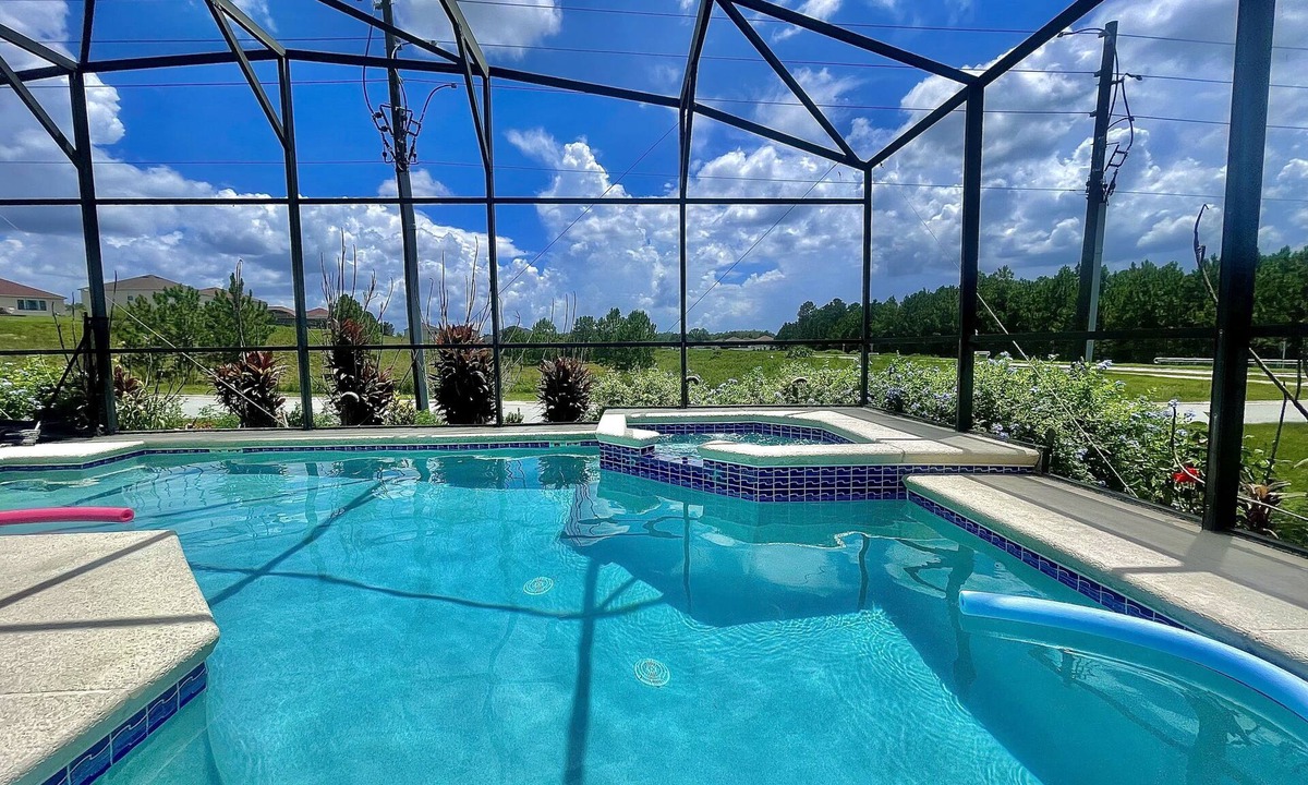 Calabay Parc Villa | EPIC/DISNEY 20-30MIN - SOUTH-FACING POOL/SPA - HUGE 2800sqft 5BED - GAMES ROOM