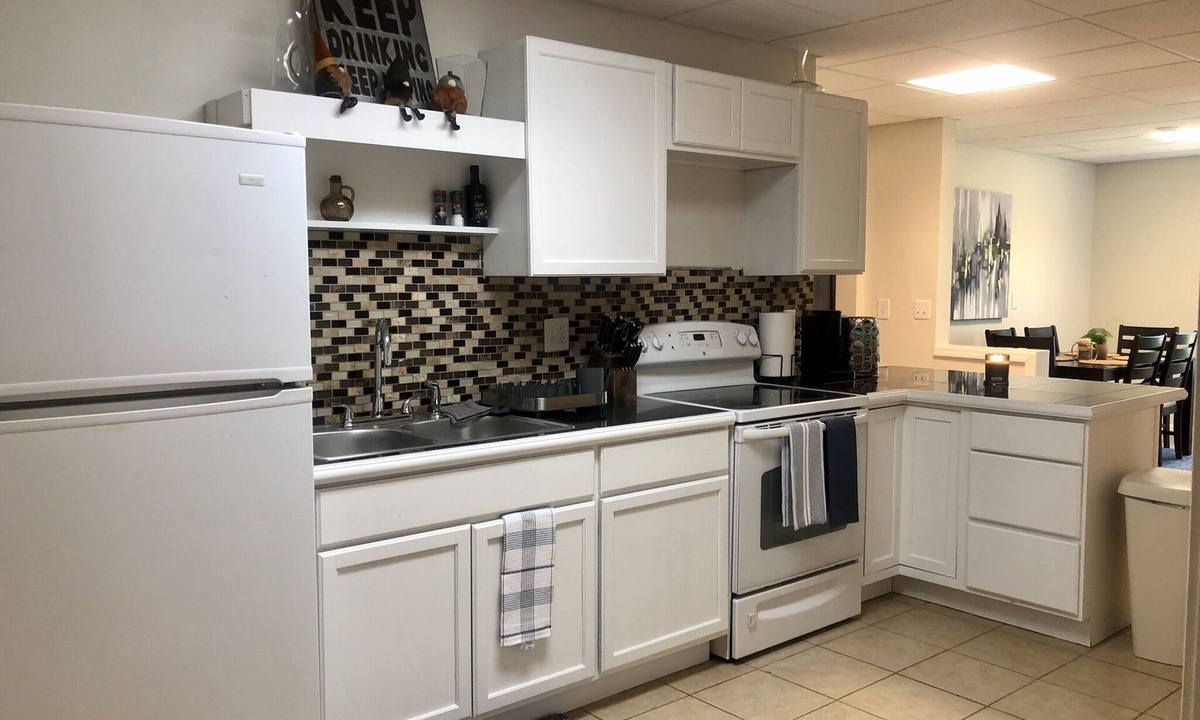 Dawsonville Apartment | Escape in this charming lower-level guest-suite offering comfort & adventure.