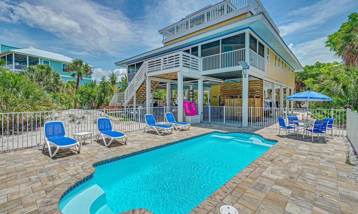 North Captiva House | Escape To Paradise - Breathtaking Views- Pool-Steps to the beach - 2 Golf Carts!
